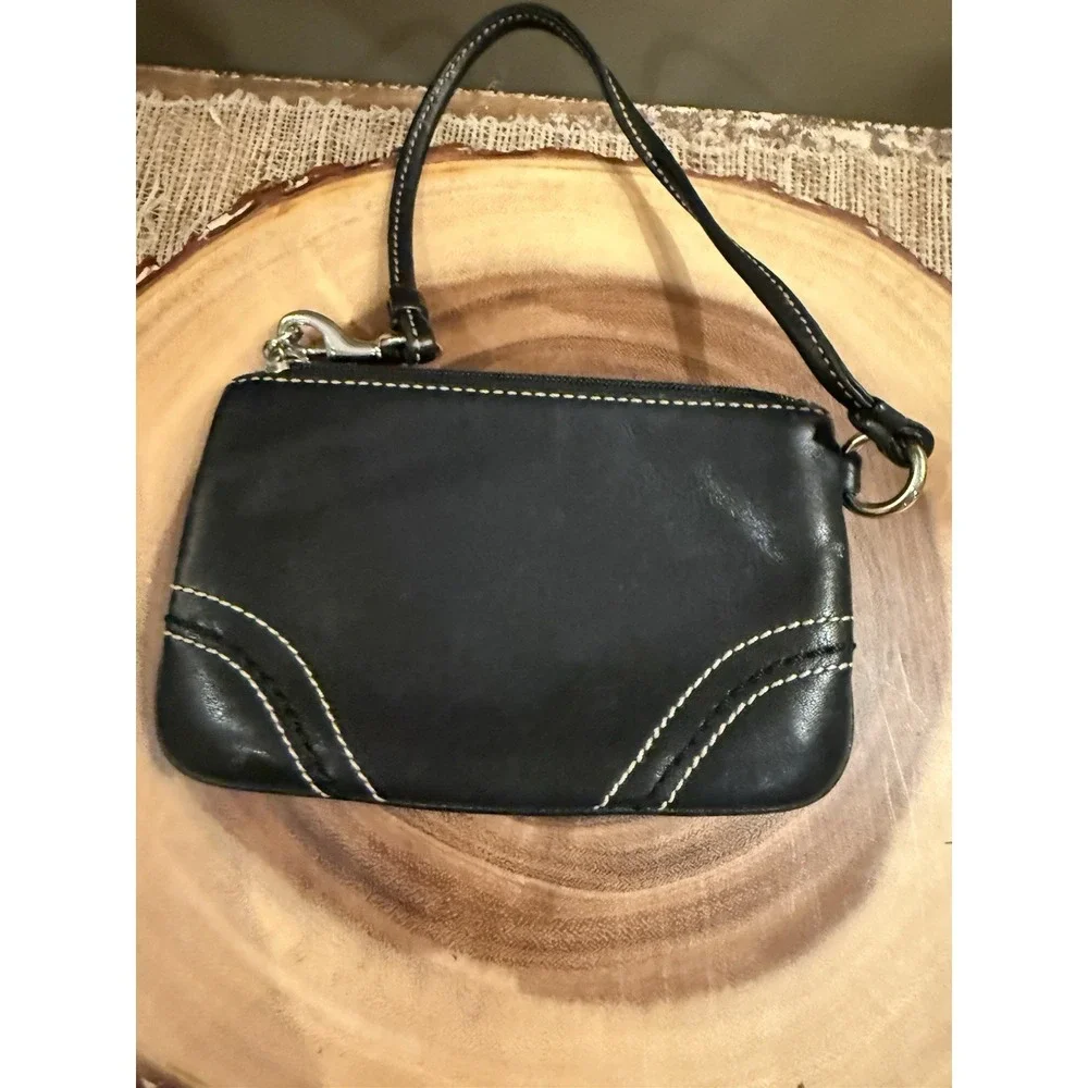 COACH Leatherware Black Soft Smooth Leather Mini‎ Purse Zip Wristlet Bag Vintage